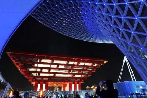 Night&nbsp;scenery&nbsp;at&nbsp;Shanghai&nbsp;World&nbsp;Expo&nbsp;Park.&nbsp;(Xinhua)