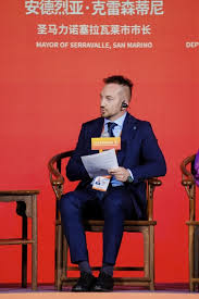 Mayor in San Marino wants the whole country to know how beautiful Huangshan is!