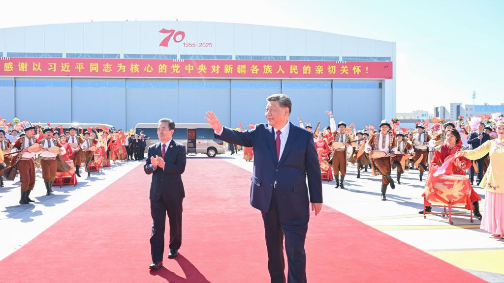 President Xi Jinping's visit to Xinjiang inspires local people to build a modernized region