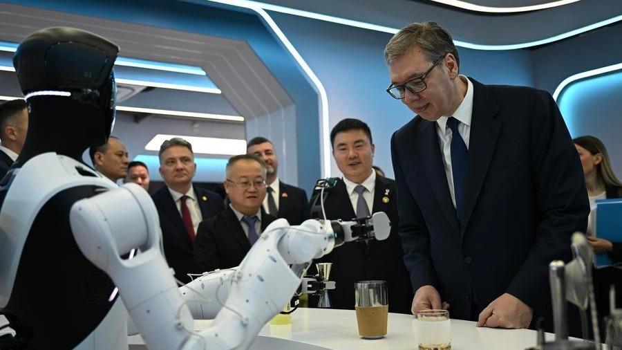 Visiting Serbian President lauds China's robust development in robotics