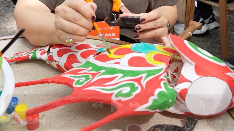 Making Fish Lanterns in Hongcun: Global Mayors Experience Chinese Cultural Heritage