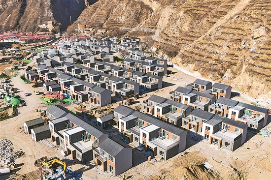 1月16日,门头沟区斋堂镇沿河口村,即将进入内部装修环节的异地安置项目建设现场。