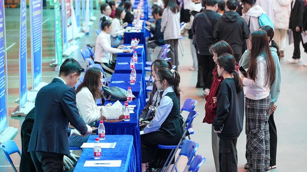 教育部：各高校加快实施年度“宏志助航计划”