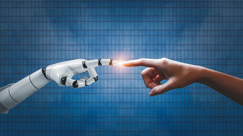 春节感受科技魅力 机器人研学游受追捧