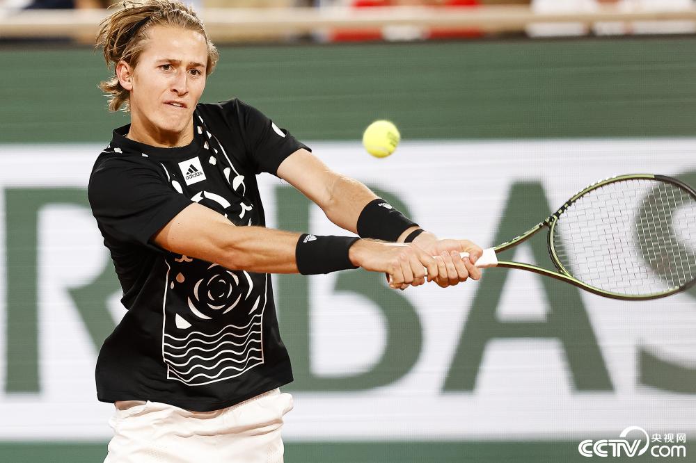 2022法网男单第3轮科达03阿尔卡拉斯