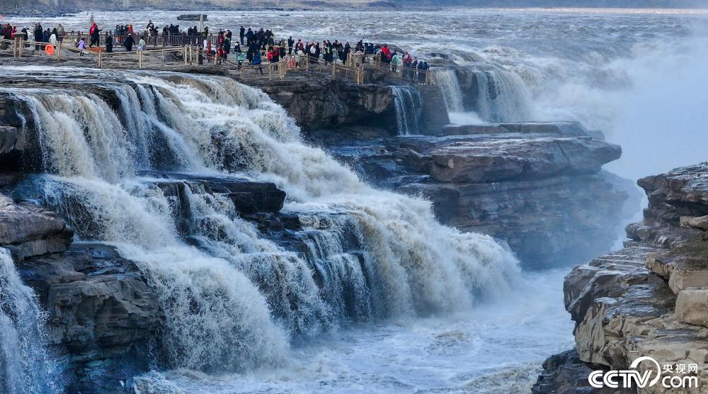 陕西延安黄河壶口瀑布初冬美景