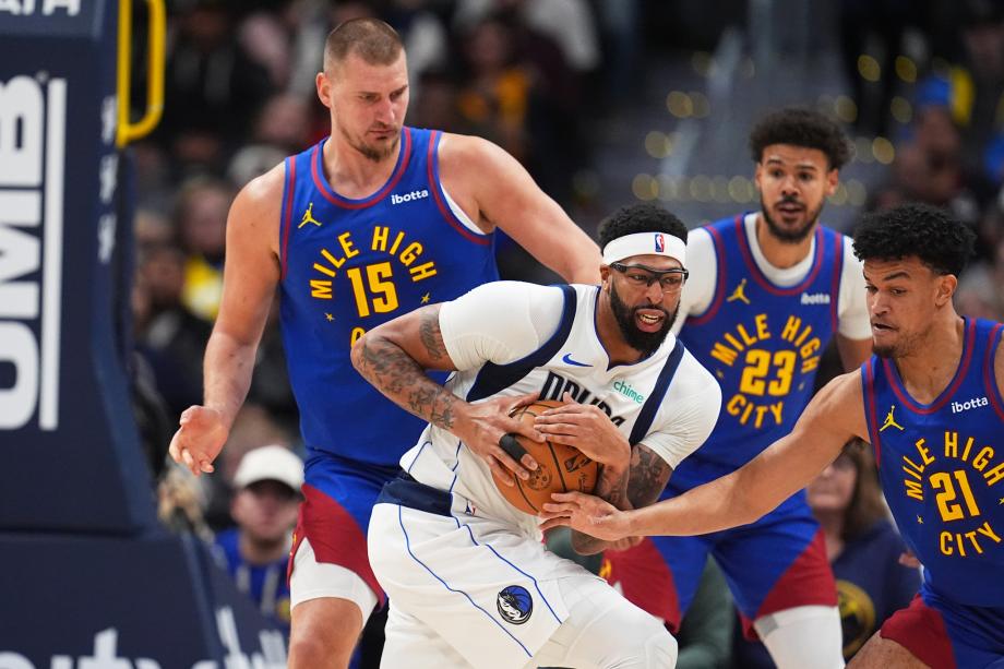 [图]戴维斯32+13约基奇空砍29+20+13 独行侠胜掘金