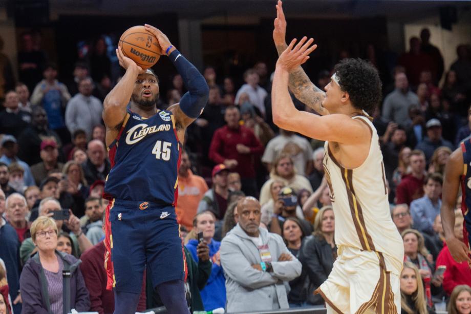 [图]米切尔空砍29分斯潘塞19+7 残阵勇士爆冷骑士