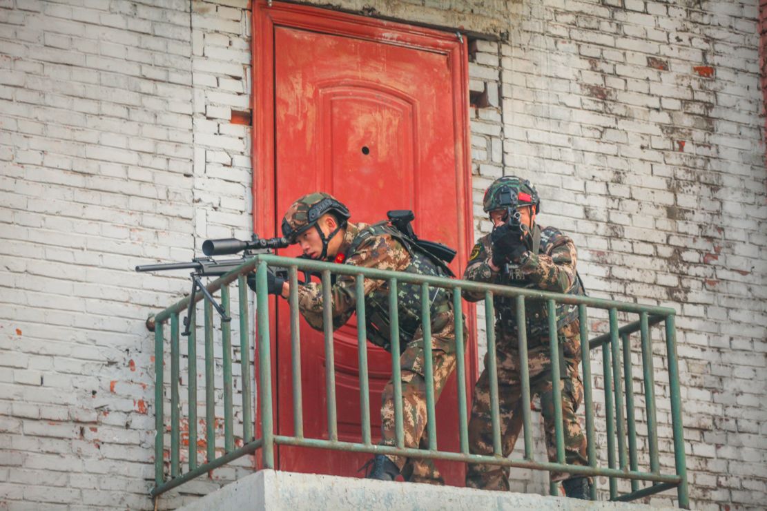 燃爆看武警侦察兵冬日专项训练锻造尖刀利刃