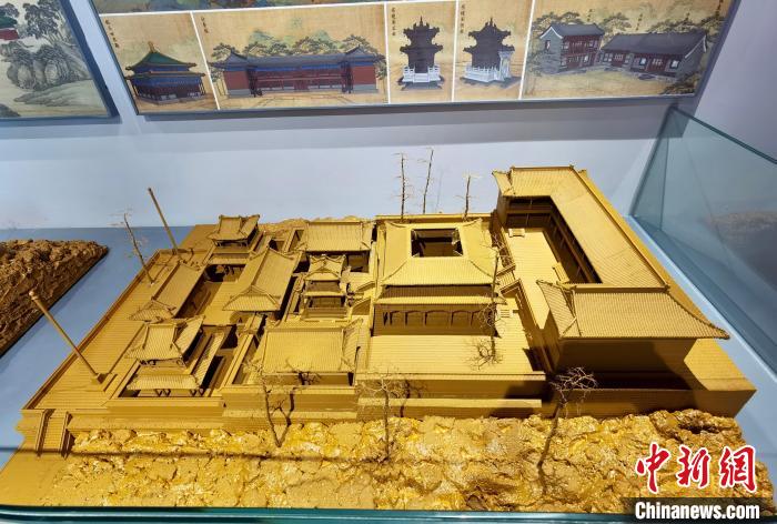 避暑山庄古建筑数字化复原艺术展中的珠源寺3D打印实体模型 张桂芹 摄