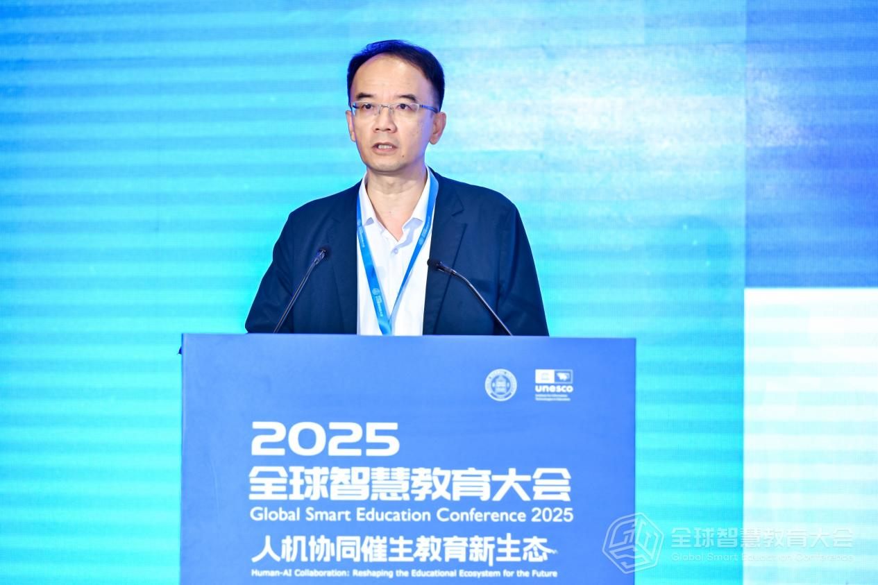 山西省教育技术与评估监测中心（山西省电化教育馆）主任（馆长） 何芸