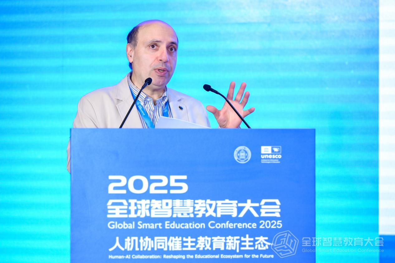联合国教科文组织教育信息技术研究所健康教育信息通信技术部门主任季格兰·叶波扬（Tigran Yepoyan）