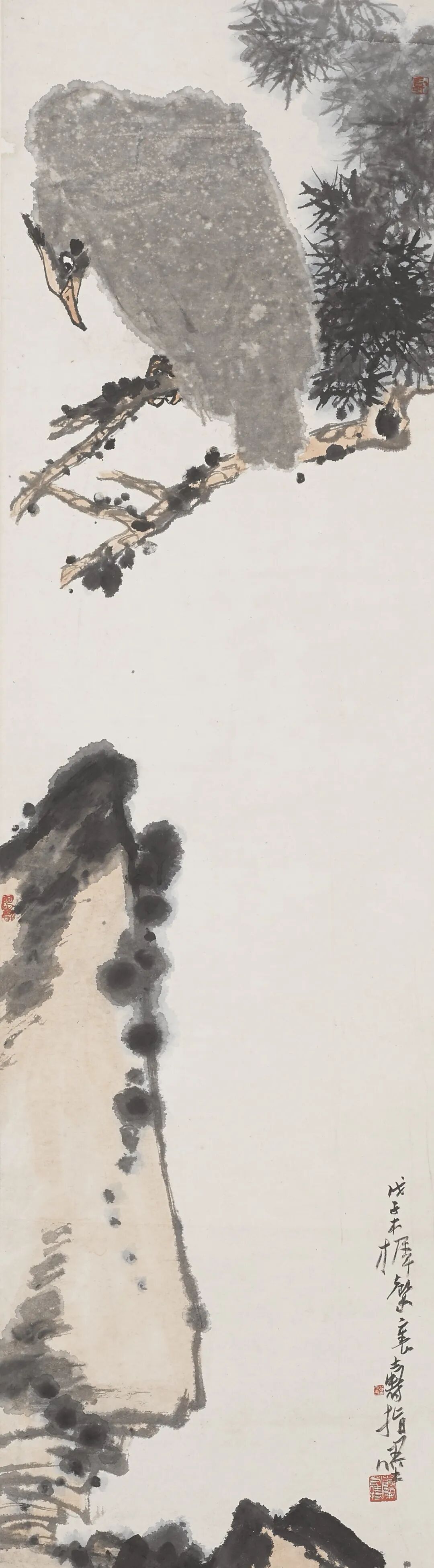 松鹰  潘天寿  中国画  148.8&times;40.6cm  1948年  中国美术馆藏