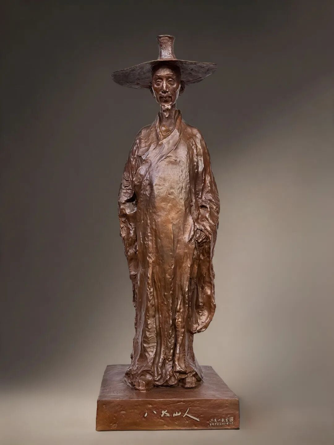 八大山人像  吴为山  雕塑  123&times;36&times;34cm  2021年  中国城市雕塑家协会藏